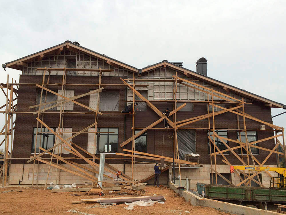 Монтаж фасада из древесно-полимерного композита