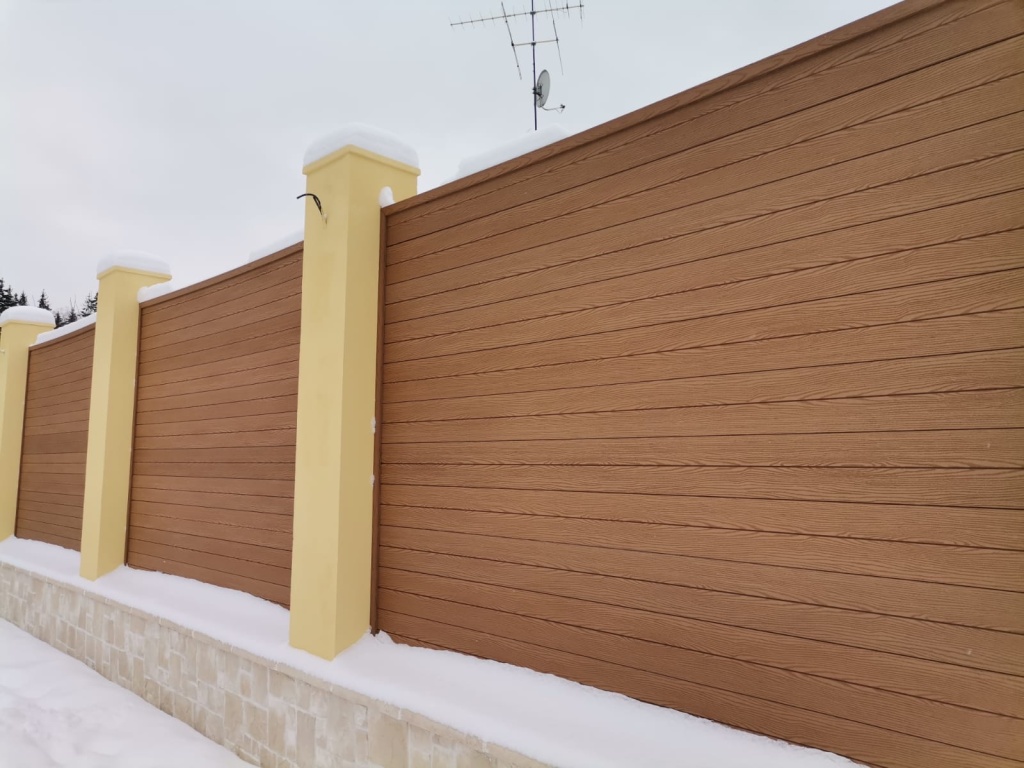 монтаж забора из ДПК